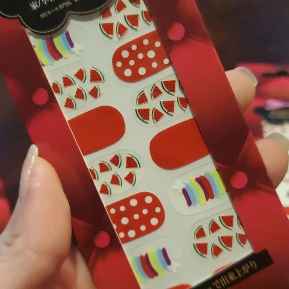 Lot of 4, nail strips - Picture 3 of 6